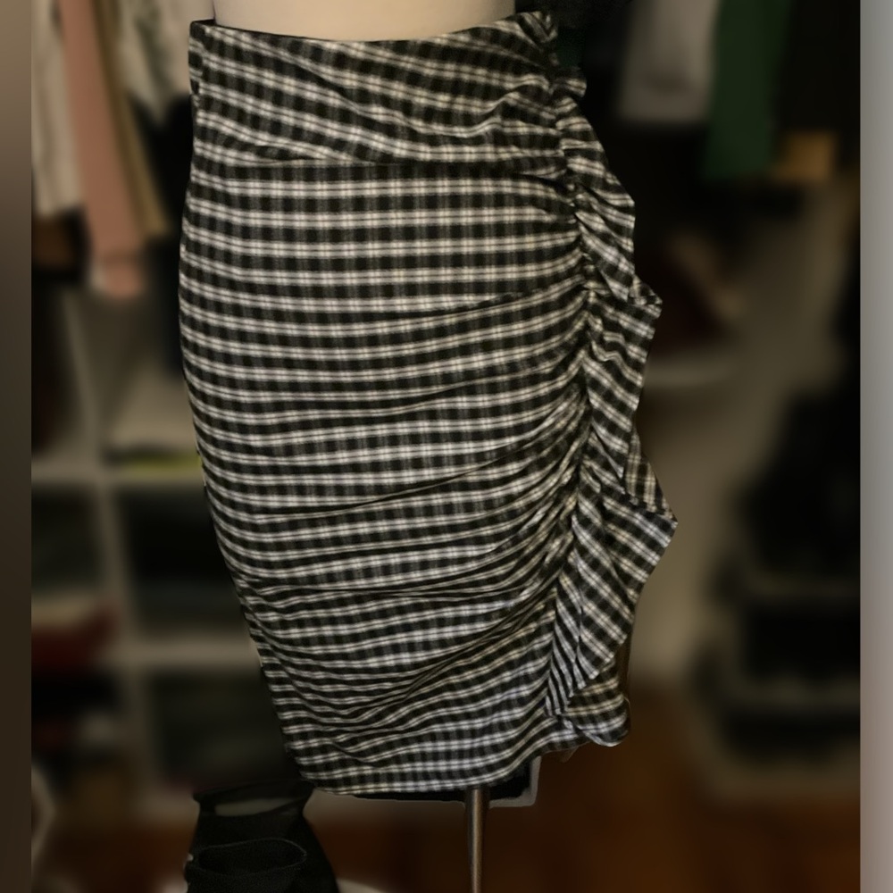 Classic style -Knee Length, Black and White Checkered Asymmetrical Women's Skirt
